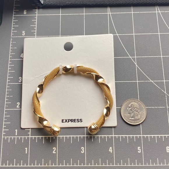 NWT EXPRESS Gold-Tone Twisted Metal & Mesh Cuff Bracelet - Picture 8 of 8